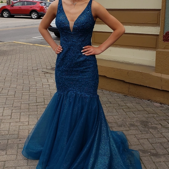 Prom Dress - Picture 3 of 10